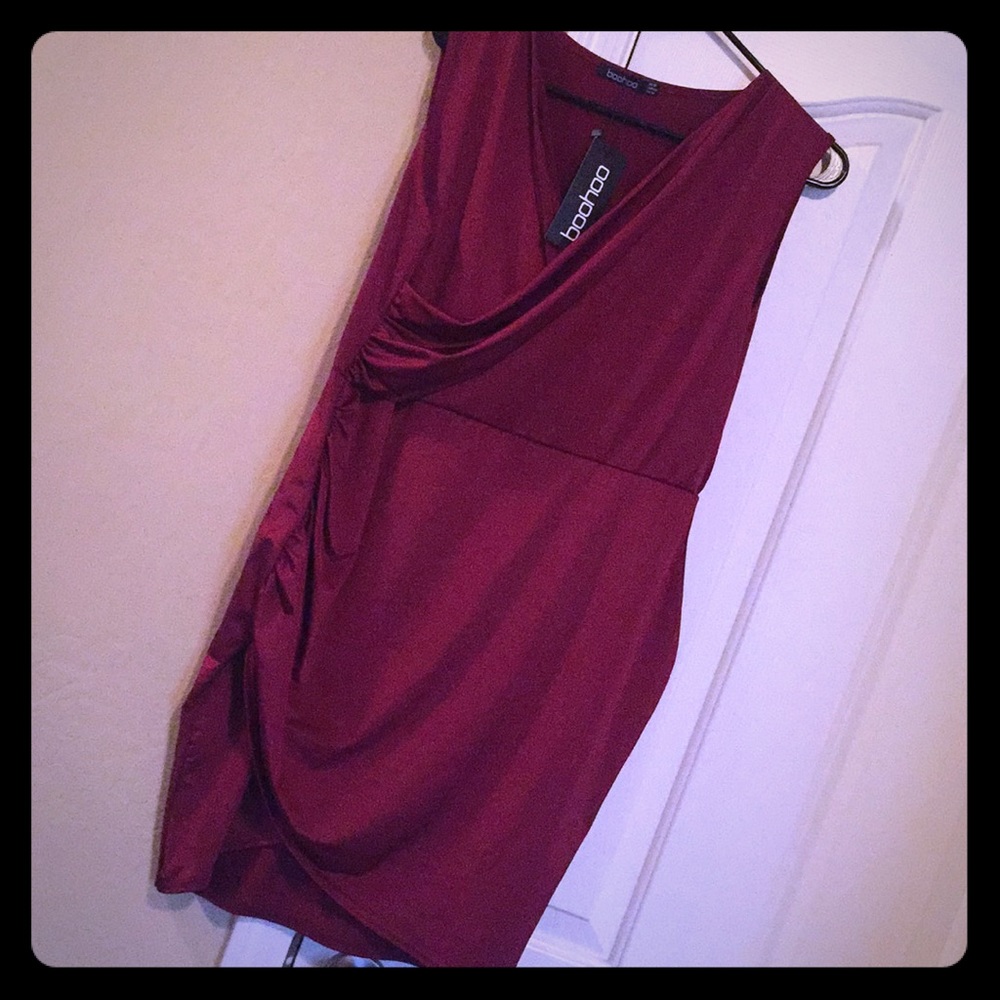 ****LAST CALL****Maroon Boohoo dress